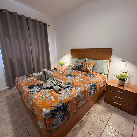 Apartment La *