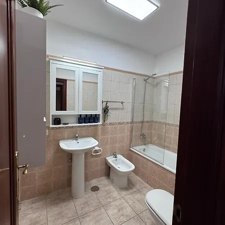 Apartment La *